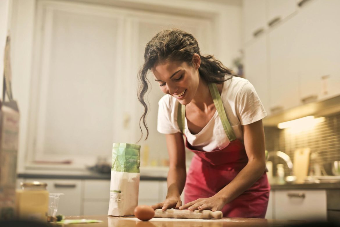 Host a Cooking Class at Home with a Private Chef: A Unique Experience