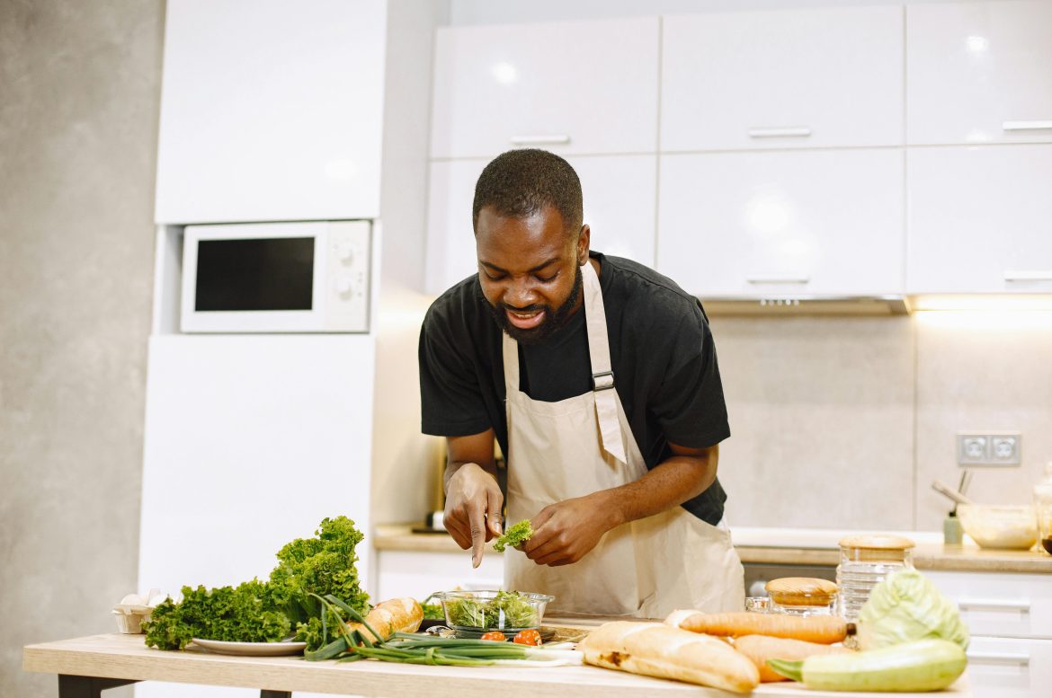 Do You Tip a Private Chef? Etiquette and Guidelines